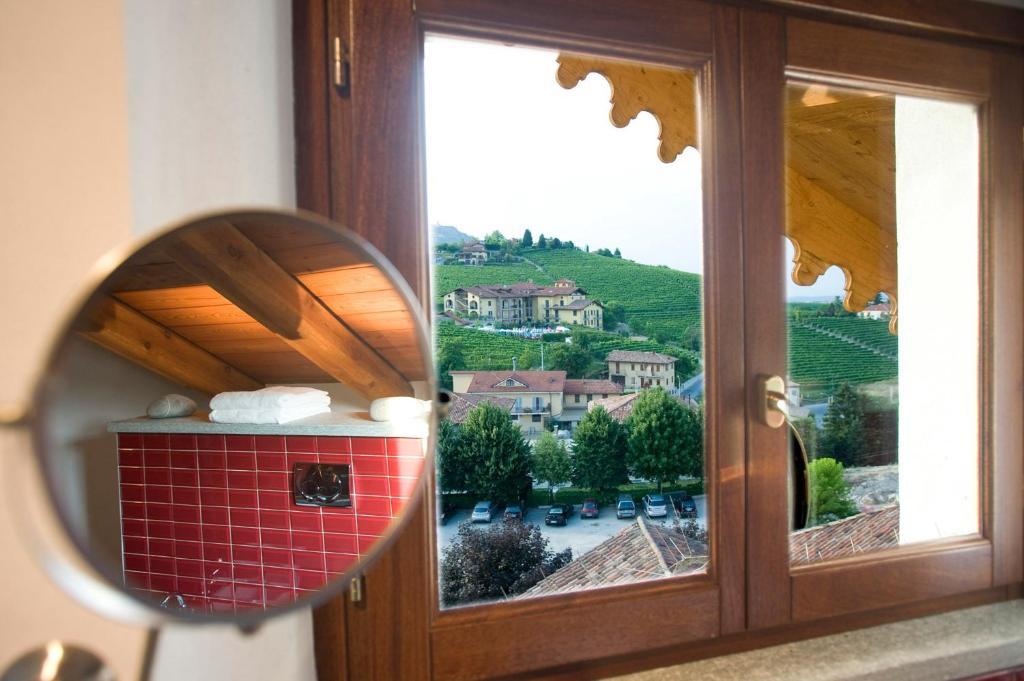 Casa Svizzera Agriturismo Barolo Habitación foto